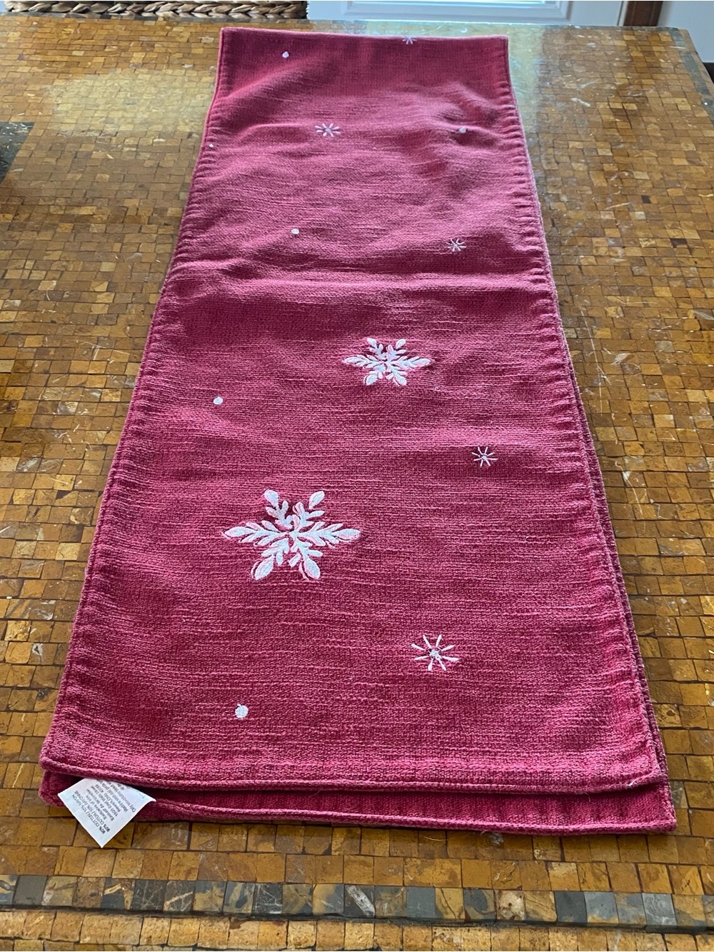 Vintage Longaberger cotton blend red white snowflakes Christmas table runner